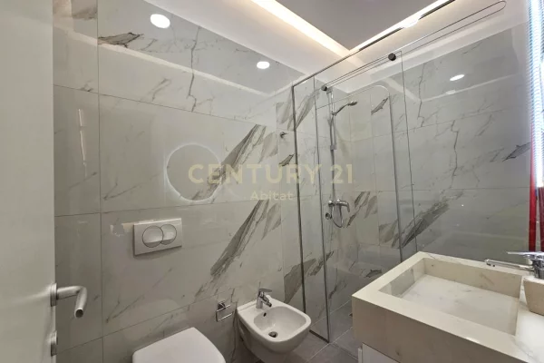 Shtepi me qera Apartament ne Tirane, 2+1, Mobilimi E mobiluar, Pagesa 1,500  Euro.