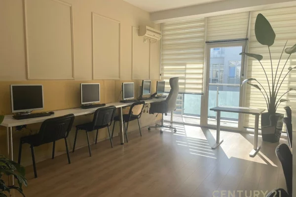 Business Property for Rent 3+1 in Tirana - 1,500 Euro