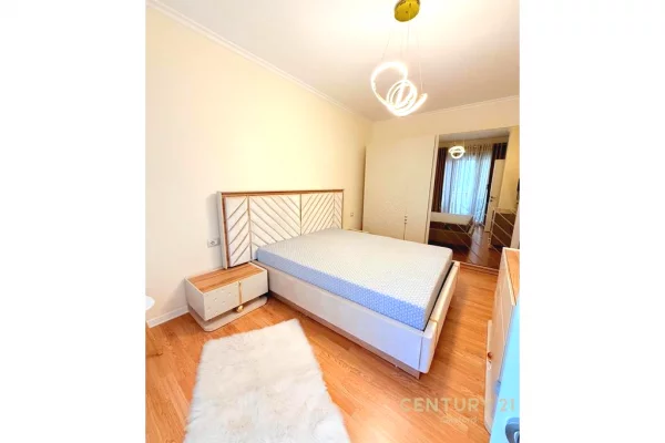 Shtepi me qera Apartament ne Tirane, 2+1, Mobilimi E mobiluar, Pagesa 1,300  Euro.