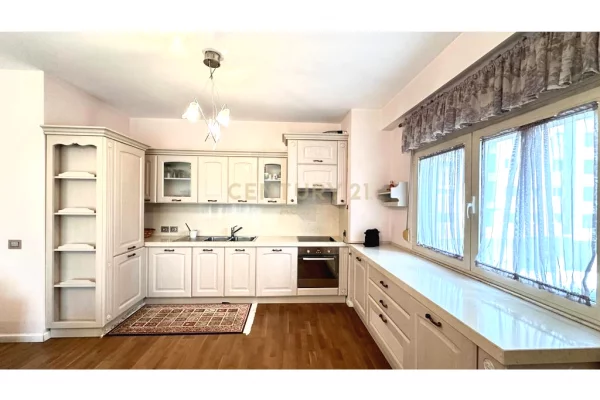 Shtepi me qera Apartament ne Tirane, 2+1, Mobilimi E mobiluar, Pagesa 900  Euro.