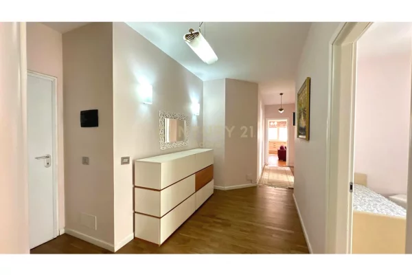 Shtepi me qera Apartament ne Tirane, 2+1, Mobilimi E mobiluar, Pagesa 900  Euro.