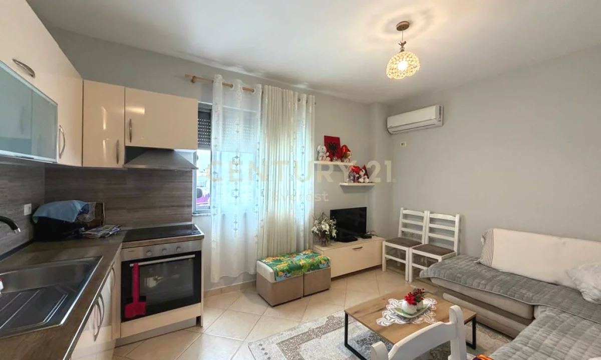 Shtepi ne shitje Apartament ne Tirane, 1+1, Mobilimi E mobiluar, Pagesa 98,000  Euro.