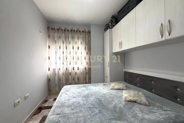 Shtepi ne shitje Apartament ne Tirane, 1+1, Mobilimi E mobiluar, Pagesa 98,000  Euro.