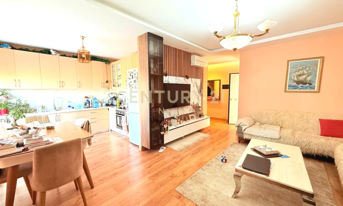 Shtepi ne shitje Apartament ne Tirane, 3+1, Mobilimi E mobiluar, Pagesa 400,000  Euro.