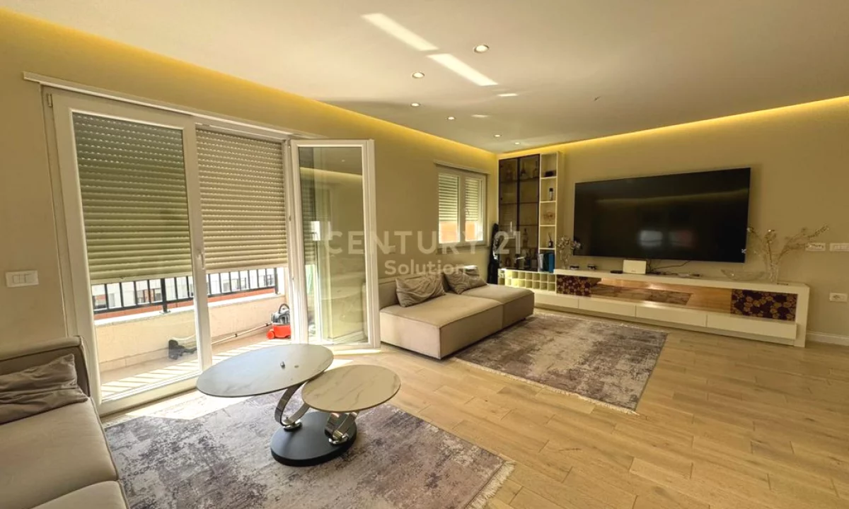 Shtepi ne shitje Apartament ne Tirane, 2+1, Mobilimi E mobiluar, Pagesa 170,000  Euro.