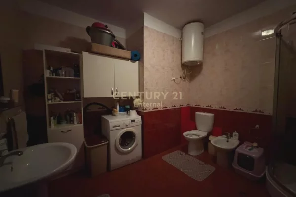 Shtepi ne shitje Apartament ne Tirane, 3+1, Mobilimi E mobiluar, Pagesa 330,000  Euro.