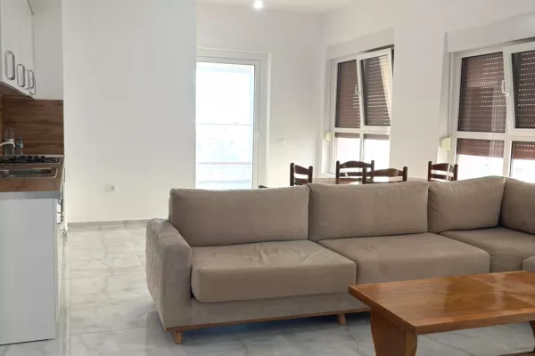 Shtepi me qera Apartament ne Tirane, 2+1, Mobilimi E mobiluar, Pagesa 500  Euro.