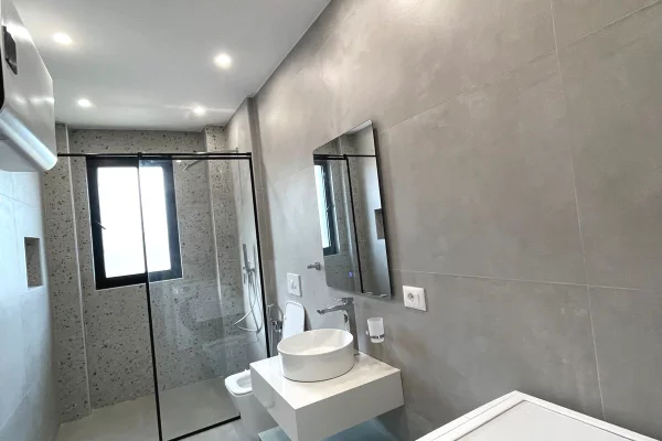 Shtepi me qera Apartament ne Tirane, 2+1, Mobilimi E mobiluar, Pagesa 800  Euro.