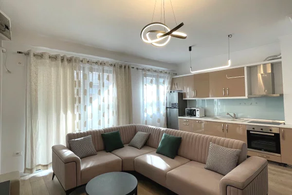 Shtepi me qera Apartament ne Tirane, 2+1, Mobilimi E mobiluar, Pagesa 800  Euro.