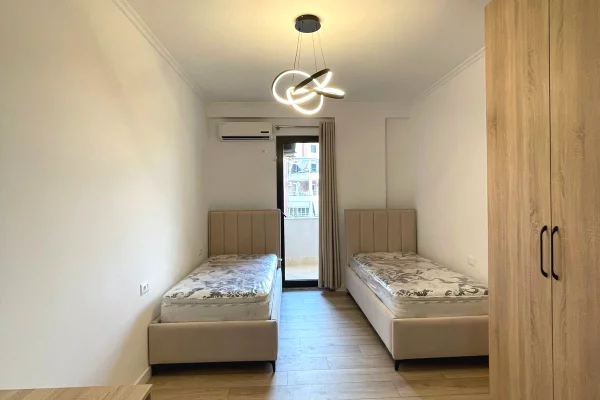 Shtepi me qera Apartament ne Tirane, 2+1, Mobilimi E mobiluar, Pagesa 800  Euro.