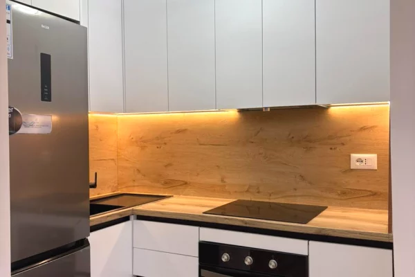 Shtepi ne shitje Apartament ne Tirane, 1+1, Mobilimi E mobiluar, Pagesa 122,000  Euro.