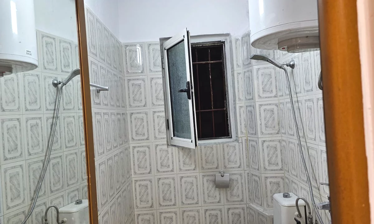 Shtepi ne shitje Apartament ne Tirane, 1+1, Mobilimi E mobiluar, Pagesa 9,500,000  Leke.