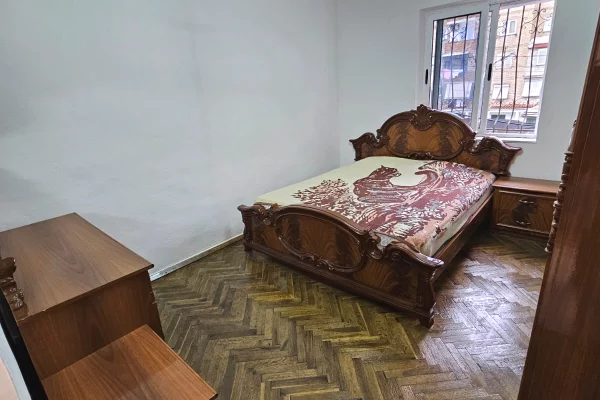 Shtepi ne shitje Apartament ne Tirane, 1+1, Mobilimi E mobiluar, Pagesa 9,500,000  Leke.