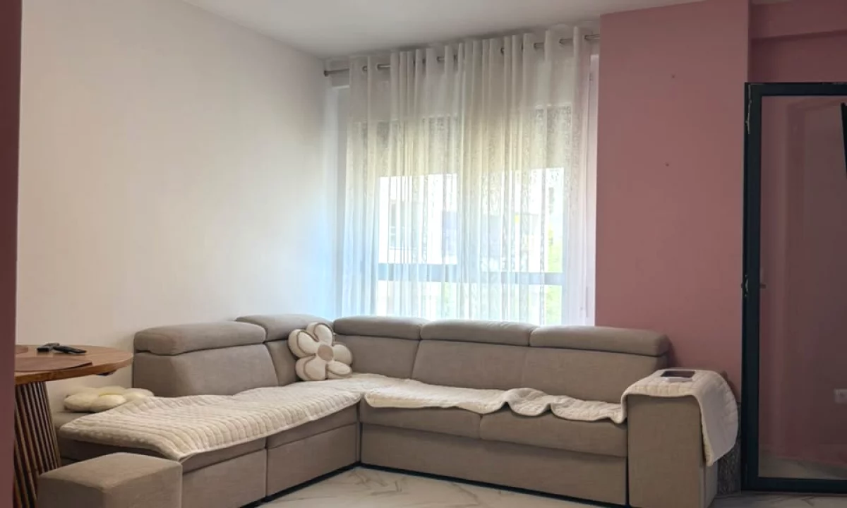 Shtepi ne shitje Apartament ne Tirane, 1+1, Mobilimi E mobiluar, Pagesa 122,000  Euro.