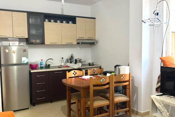 Shtepi ne shitje Apartament ne Tirane, 1+1, Mobilimi Bosh, pa mobiluar, Pagesa 9,350,000  Leke.