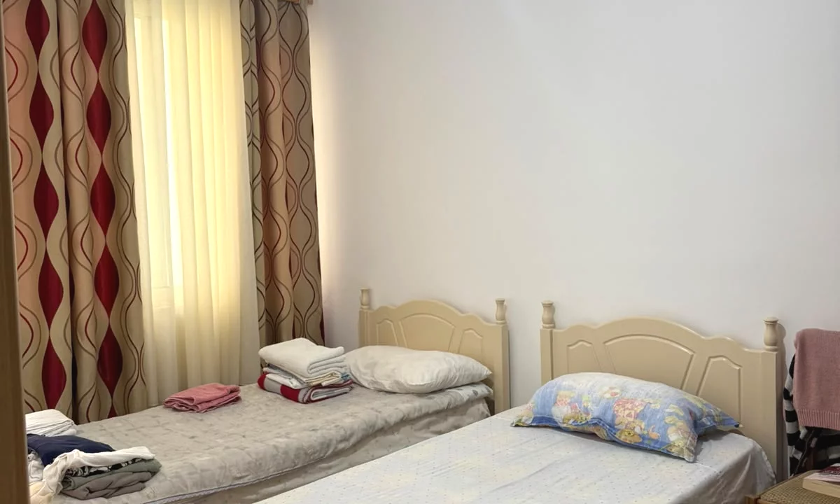 Shtepi ne shitje Apartament ne Tirane, 1+1, Mobilimi Bosh, pa mobiluar, Pagesa 9,350,000  Leke.