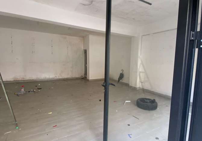 Ambient biznesi me qera 3+1 ne Tirane - 300 Euro