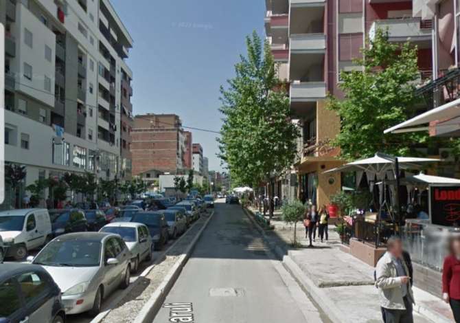 Dyqan ne Shitje ne Astir