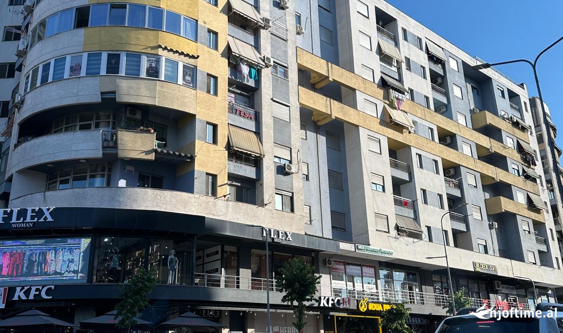Shtepi ne shitje Apartament ne Tirane, 3+1, Mobilimi Bosh, pa mobiluar, Pagesa 215,000  Euro.