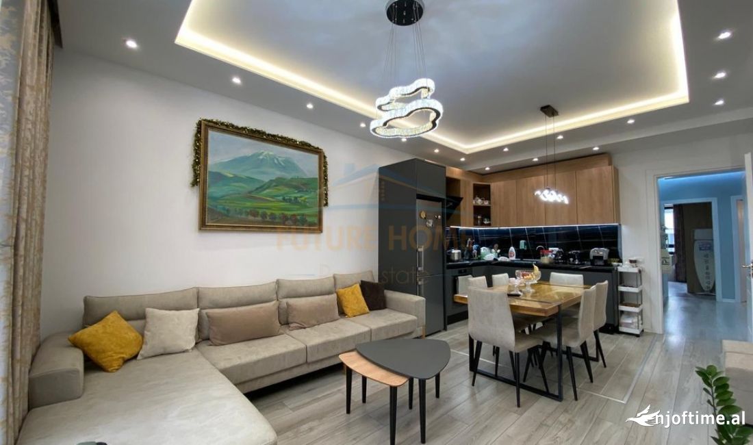 Shtepi ne shitje Apartament ne Tirane, 2+1, Mobilimi E mobiluar, Pagesa 190,000  Euro.