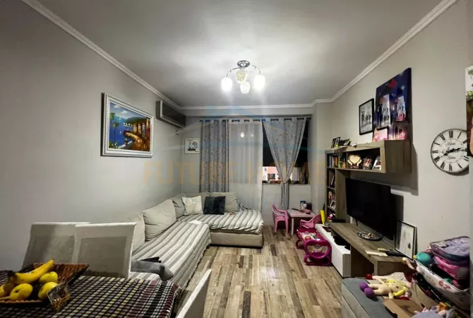 Shitet, Apartament 1+1, Unaza e Re, Tiranë.