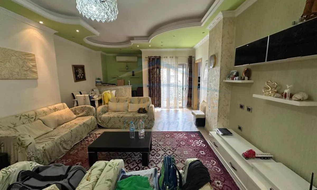 Shtepi ne shitje Apartament ne Tirane, 2+1, Mobilimi E mobiluar, Pagesa 135,000  Euro.
