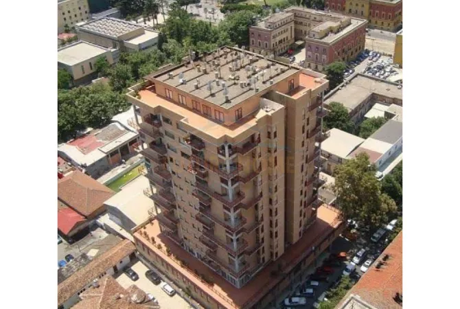 Shitet, Ambient Biznesi, Qendër, Tiranë.