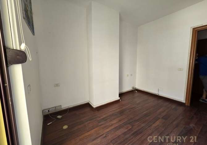 Zyre ambjente me qera tek Panorama