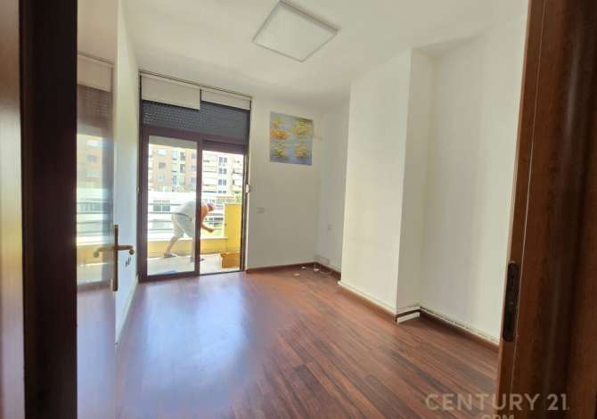 Zyrë ambjente me qera tek Panorama