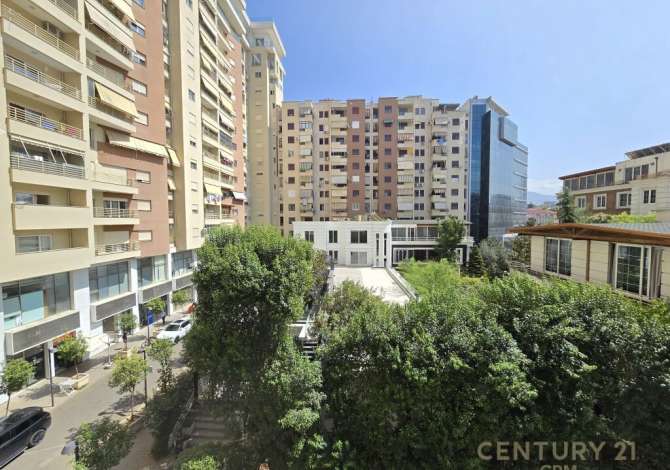 Zyre ambjente me qera tek Panorama