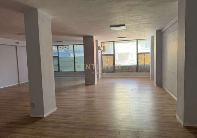 Ambient biznesi me qera 3+1 ne Tirane - 1,300 Euro