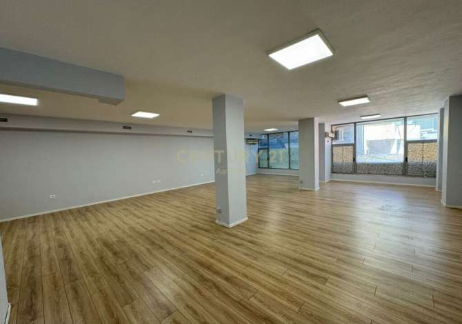 Ambient biznesi me qera 3+1 ne Tirane - 1,300 Euro