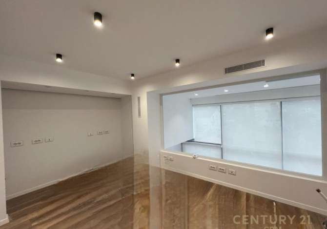 ZYRE PER QIRA TEK TIRANA GOLDEN PARK PERBALL AMERIKAN 3.