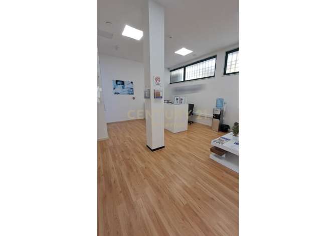 Ambient biznesi me qera 3+1 ne Tirane - 2,000 Euro