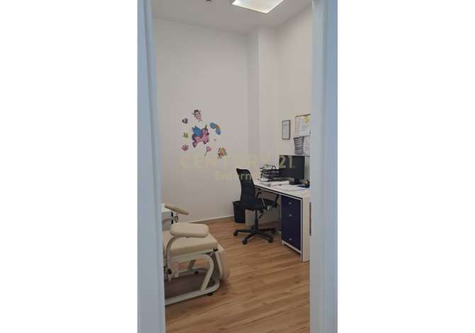 Ambjent biznesi per qira ne Bllok