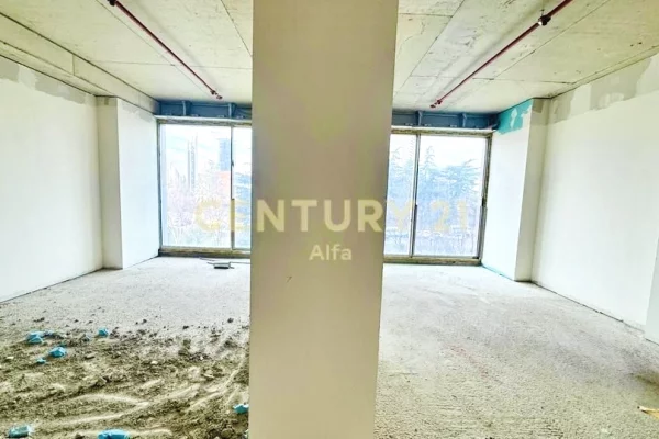 Ambient biznesi me qera 3+1 ne Tirane - 3,500 Euro
