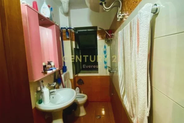 Appartamento in vendita a Tirana 1+1, Arredato