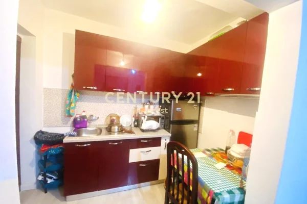 Appartamento in vendita a Tirana 1+1, Arredato