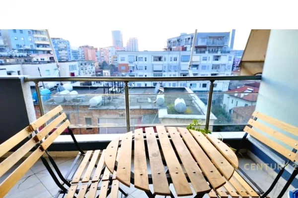 Appartamento in affitto a Tirana 2+1, Arredato