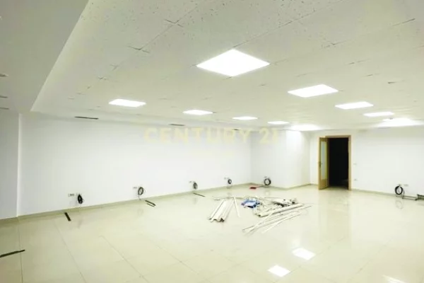 AMBIENT ZYRE ME QIRA TEK LIBRI UNIVERSITAR