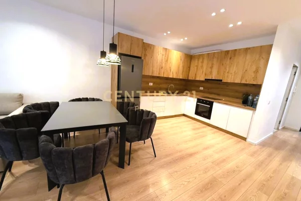 SHITET APARTAMENT 2+1+2  TEK LIQENI I THATE