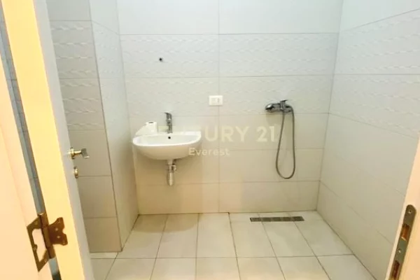Apartment for rent in Tirana 1+1, Emty