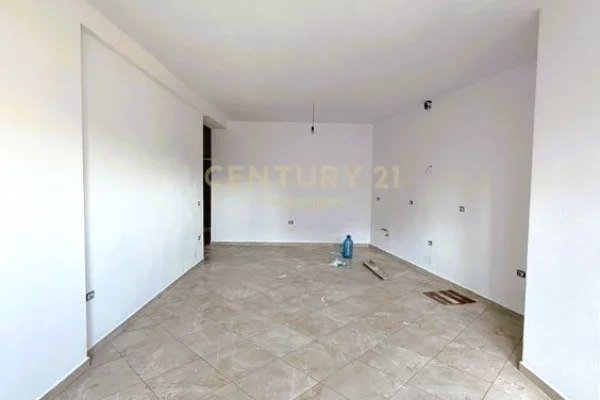 Jepet me qira ambient zyre – Qender, pas 15-kateshit