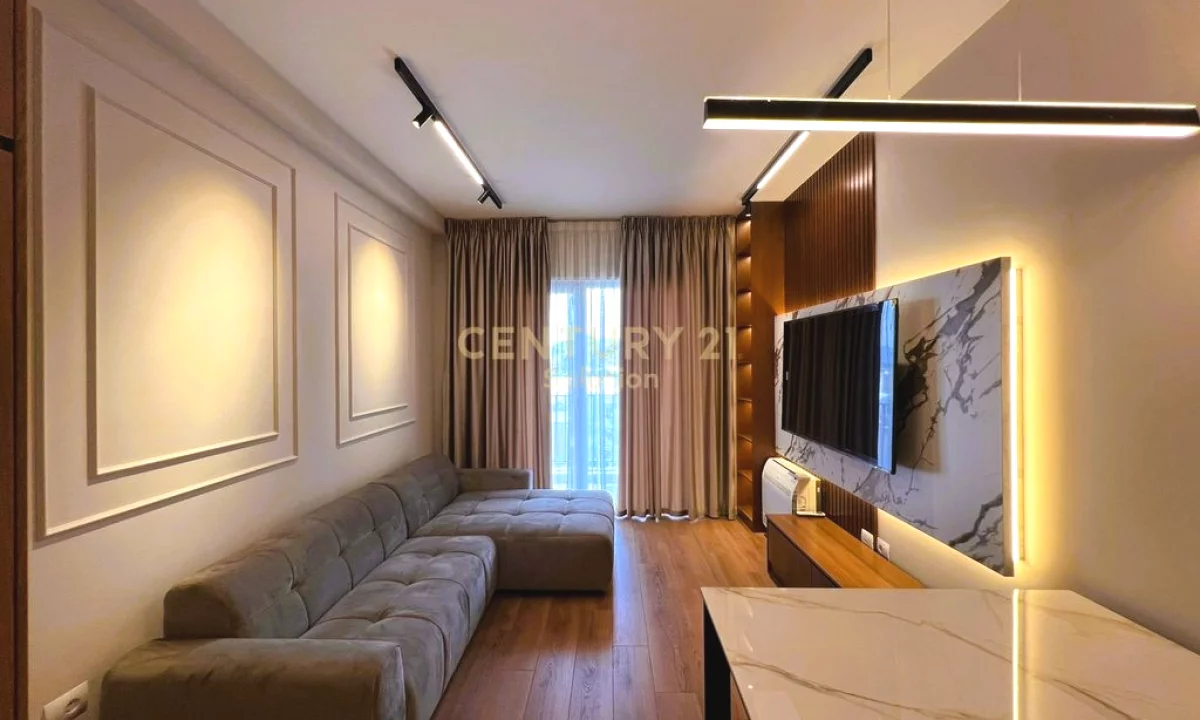 Appartamento in vendita a Tirana 1+1, Arredato