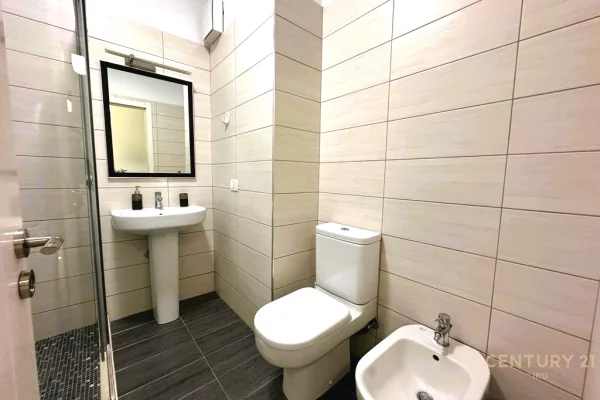 Appartamento in vendita a Tirana 2+1, Arredato