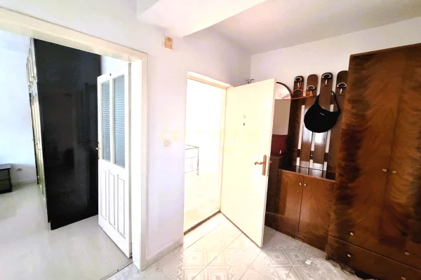 Appartamento in vendita a Tirana 2+1, Arredato