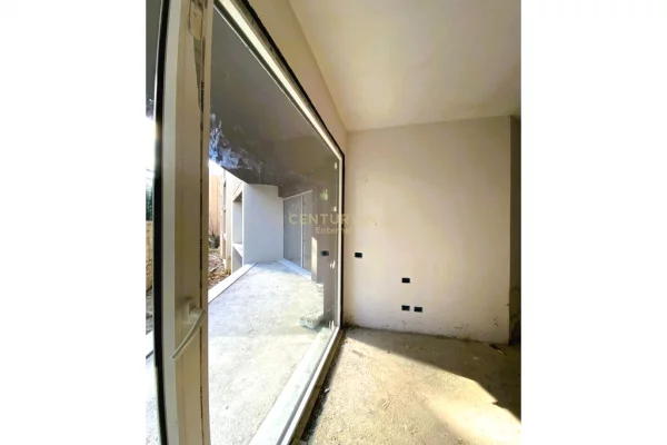 Appartamento in vendita a Tirana 2+1, Vuoto