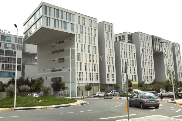 Apartament 2+1 me Qira te Kika 2, (bosh,i Përshtatshëm për Klinika), Komuna e Parisit