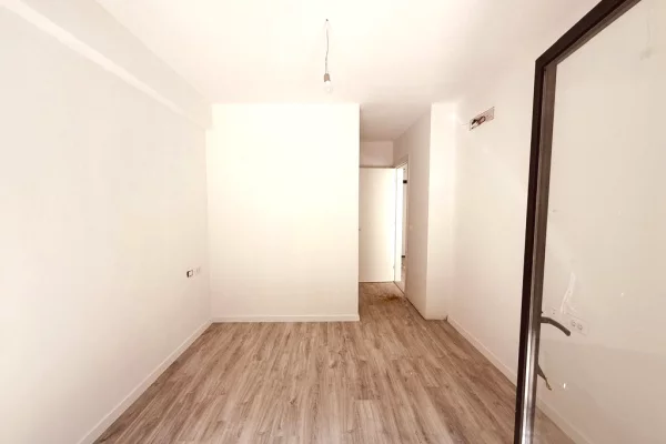 Appartamento in vendita a Tirana 1+1, Vuoto