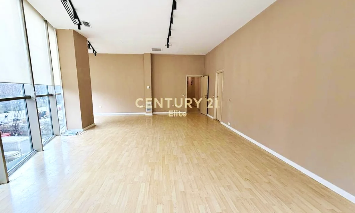 Zyre Me Qira perballe Drejtorise se Policise, Tirane